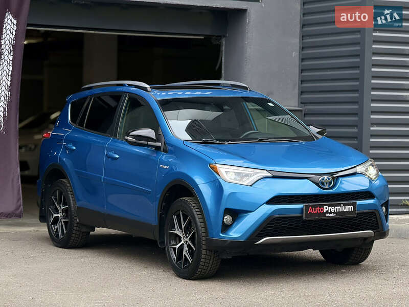 Внедорожник / Кроссовер Toyota RAV4 2017 в Харькове