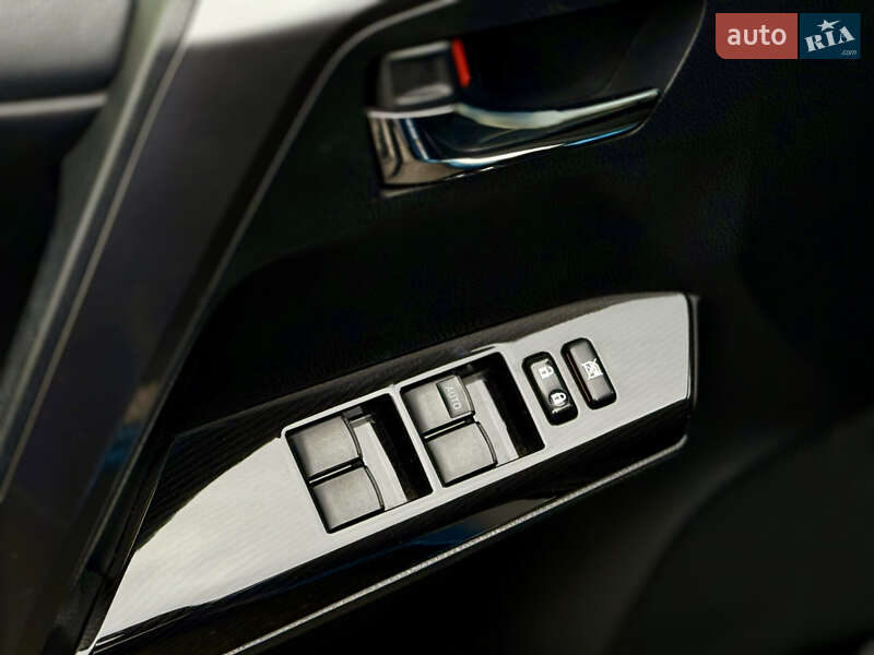 Внедорожник / Кроссовер Toyota RAV4 2017 в Харькове