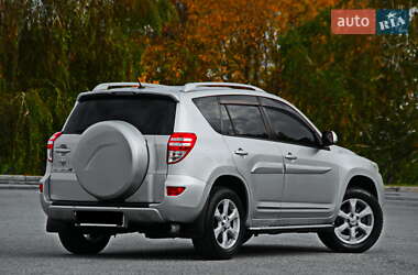 Внедорожник / Кроссовер Toyota RAV4 2011 в 