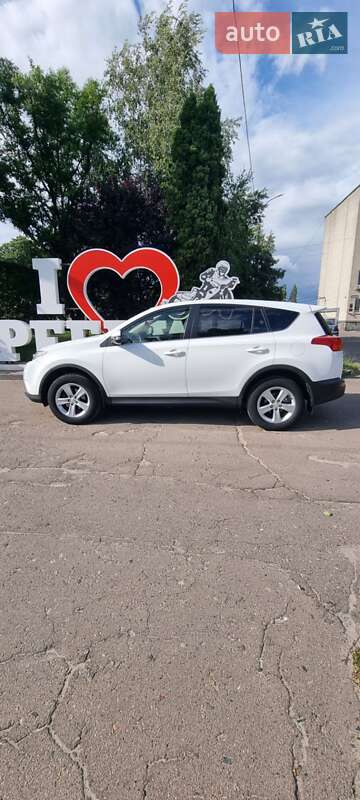 Позашляховик / Кросовер Toyota RAV4 2014 в Рівному