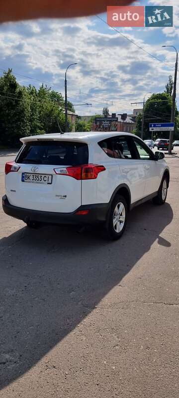 Позашляховик / Кросовер Toyota RAV4 2014 в Рівному