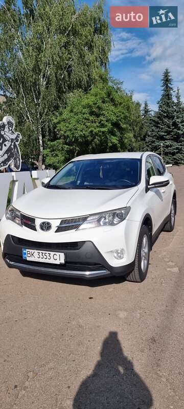 Позашляховик / Кросовер Toyota RAV4 2014 в Рівному