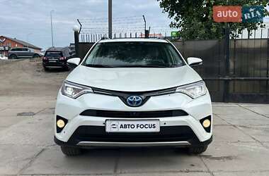Внедорожник / Кроссовер Toyota RAV4 2017 в 
