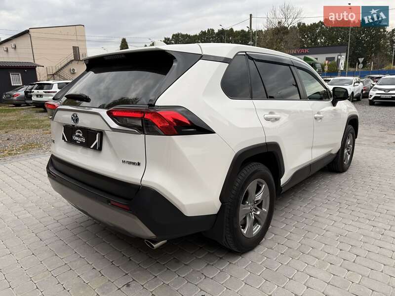 Внедорожник / Кроссовер Toyota RAV4 2023 в Виннице