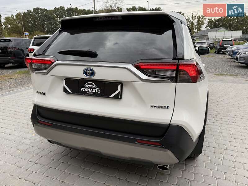 Внедорожник / Кроссовер Toyota RAV4 2023 в Виннице