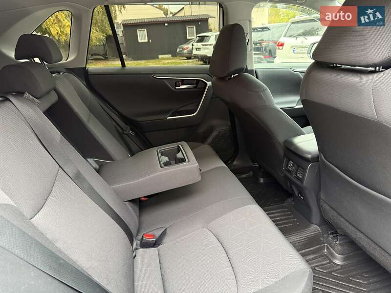 Внедорожник / Кроссовер Toyota RAV4 2023 в Виннице