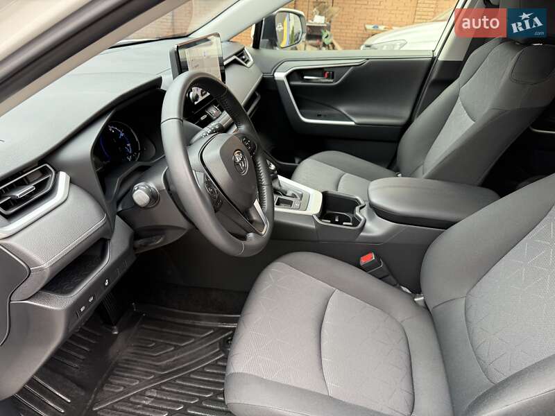 Внедорожник / Кроссовер Toyota RAV4 2023 в Виннице