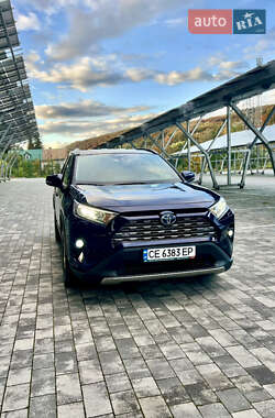 Позашляховик / Кросовер Toyota RAV4 2022 в 