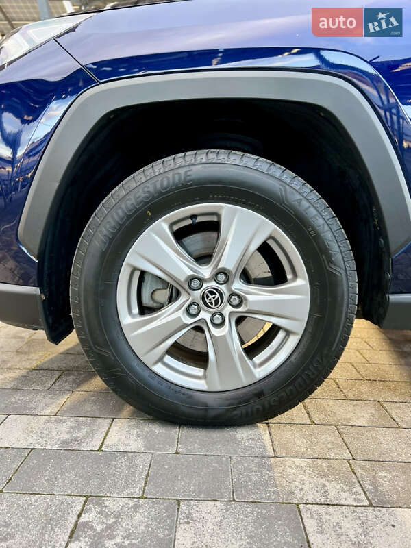 Позашляховик / Кросовер Toyota RAV4 2022 в Львові фото 19 Позашляховик / Кросовер Toyota RAV4 2022 в Львові