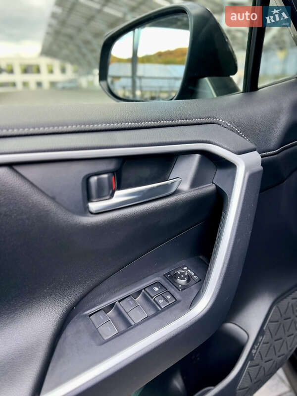 Позашляховик / Кросовер Toyota RAV4 2022 в Львові фото 30 Позашляховик / Кросовер Toyota RAV4 2022 в Львові