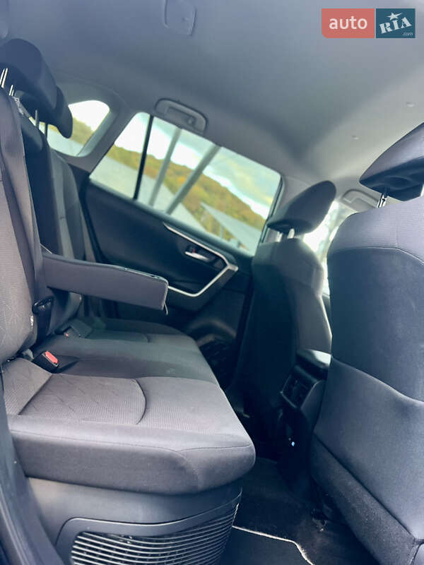 Позашляховик / Кросовер Toyota RAV4 2022 в Львові фото 35 Позашляховик / Кросовер Toyota RAV4 2022 в Львові