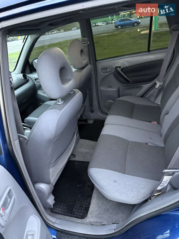 Внедорожник / Кроссовер Toyota RAV4 2002 в Киеве