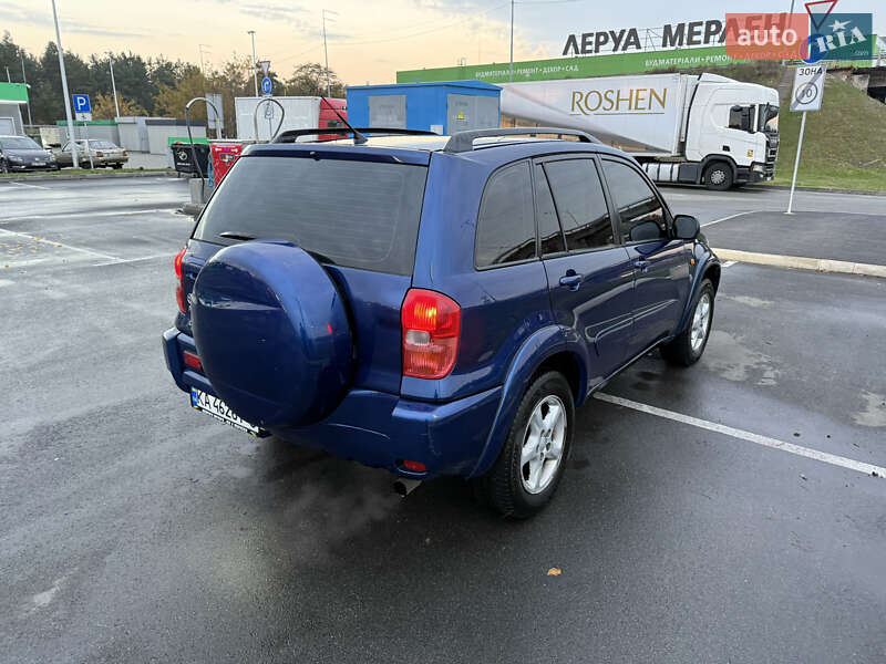 Внедорожник / Кроссовер Toyota RAV4 2002 в Киеве