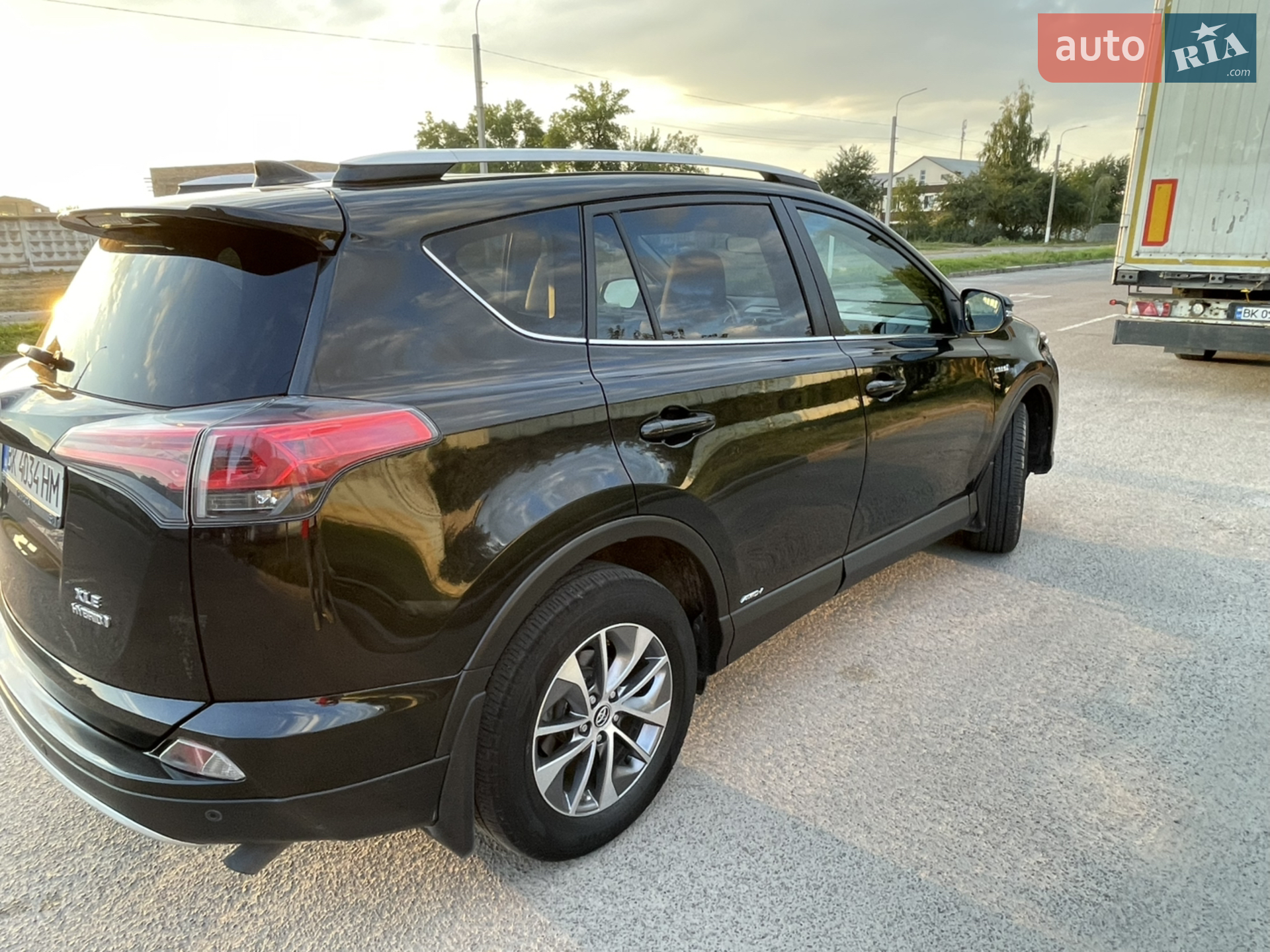 2016 Toyota RAV 4 - мініатюра 9