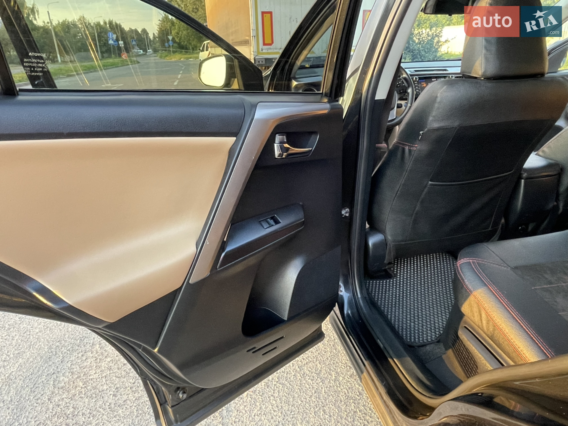 2016 Toyota RAV 4 - мініатюра 19