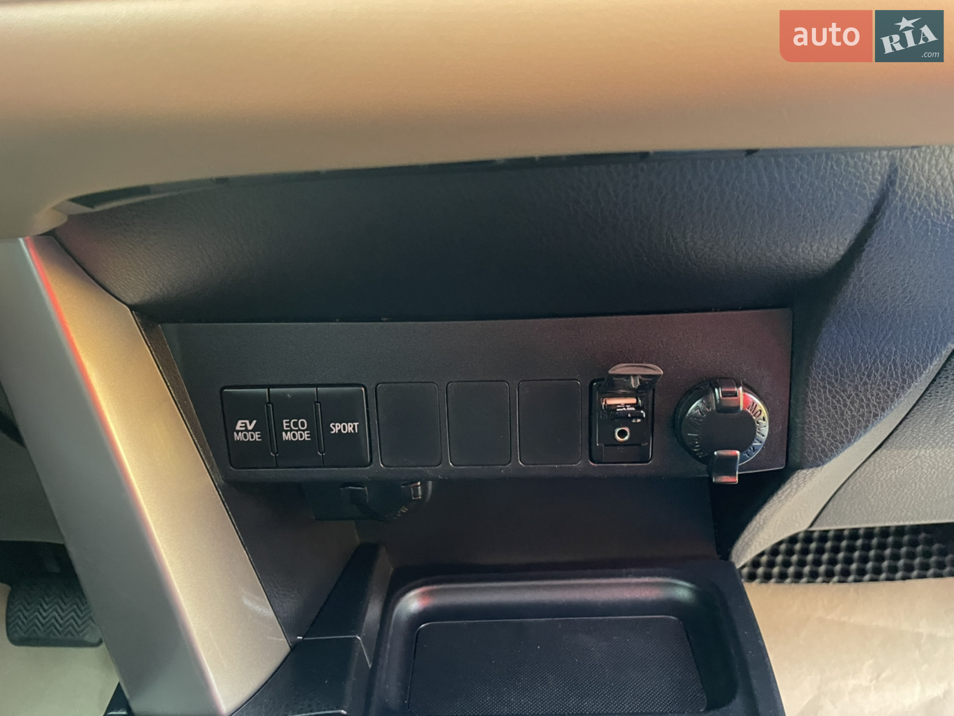 2016 Toyota RAV 4 - мініатюра 27