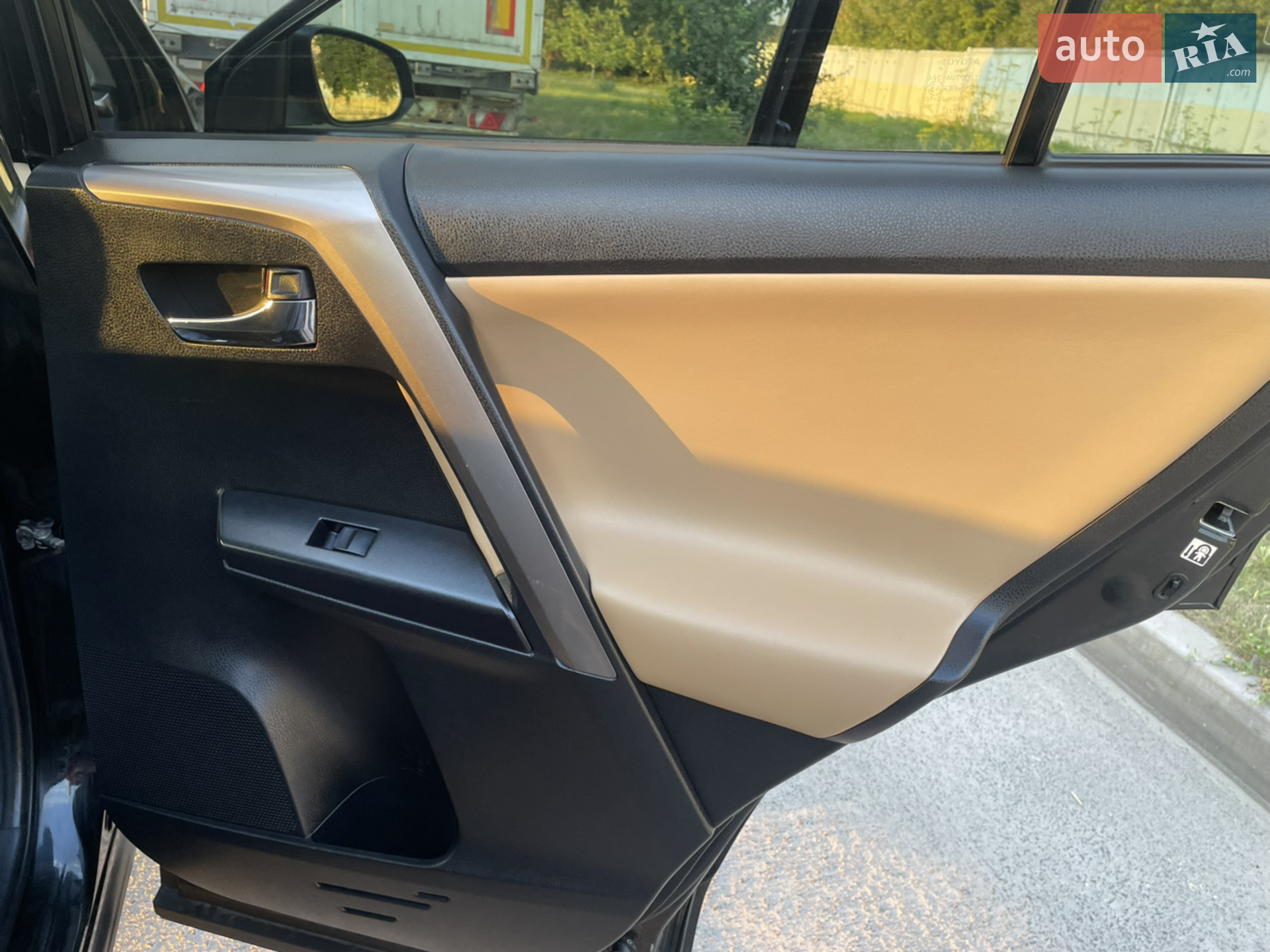 2016 Toyota RAV 4 - мініатюра 29