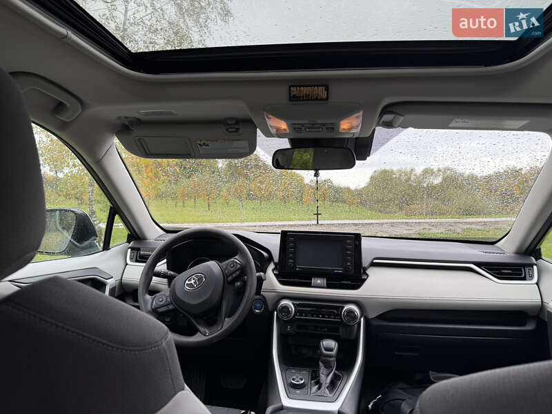 Позашляховик / Кросовер Toyota RAV4 2019 в Львові фото 3 Позашляховик / Кросовер Toyota RAV4 2019 в Львові