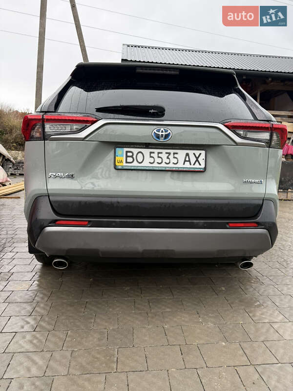 Внедорожник / Кроссовер Toyota RAV4 2021 в Тернополе