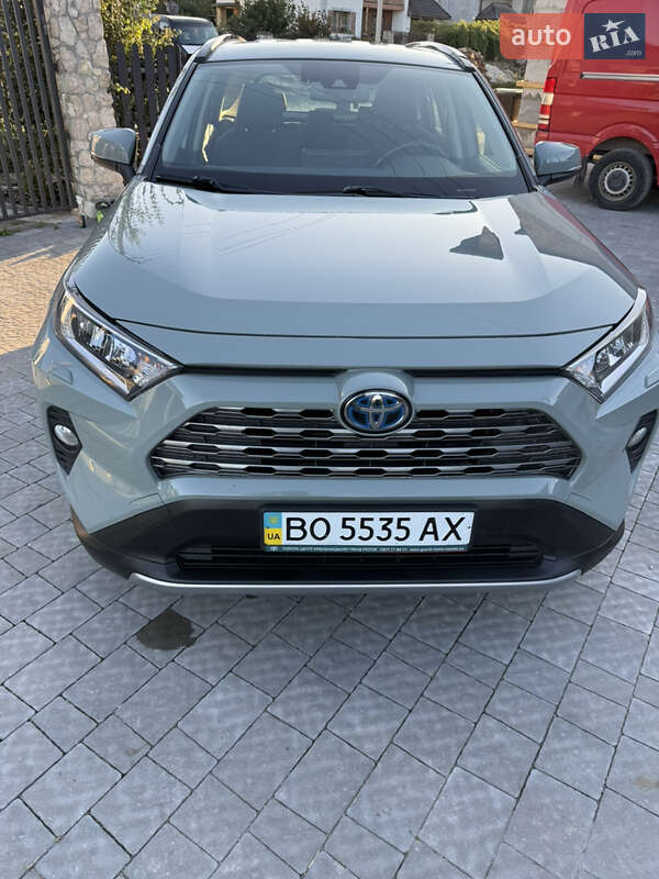 Внедорожник / Кроссовер Toyota RAV4 2021 в Тернополе
