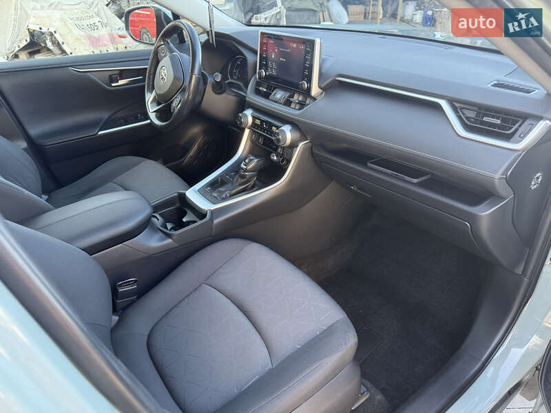 Внедорожник / Кроссовер Toyota RAV4 2021 в Тернополе