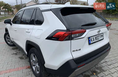 Позашляховик / Кросовер Toyota RAV4 2022 в Подільську