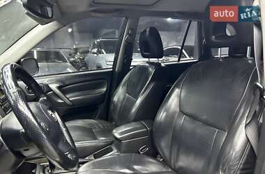 Внедорожник / Кроссовер Toyota RAV4 2005 в 