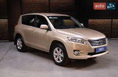 Внедорожник / Кроссовер Toyota RAV4 2011 в 