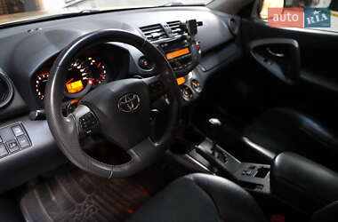 Внедорожник / Кроссовер Toyota RAV4 2011 в 
