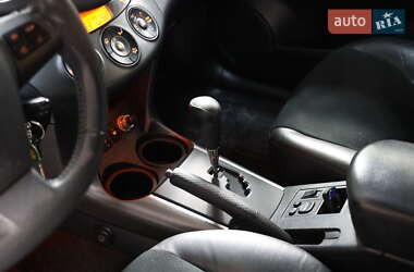 Внедорожник / Кроссовер Toyota RAV4 2011 в 