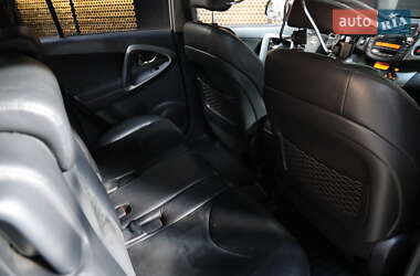 Внедорожник / Кроссовер Toyota RAV4 2011 в 