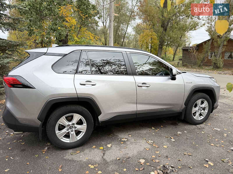 Позашляховик / Кросовер Toyota RAV4 2021 в Полтаві фото 4 Позашляховик / Кросовер Toyota RAV4 2021 в Полтаві