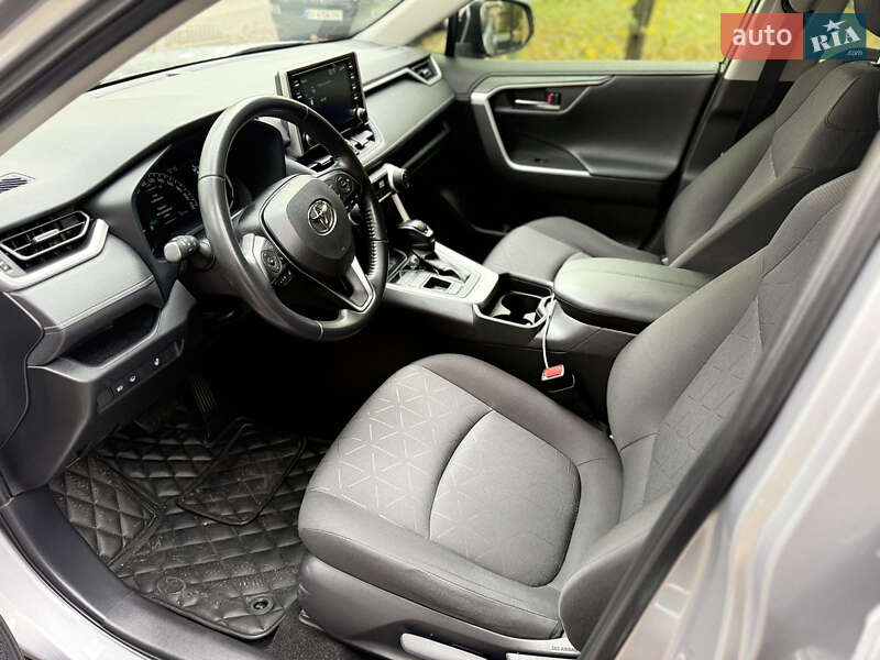 Позашляховик / Кросовер Toyota RAV4 2021 в Полтаві фото 14 Позашляховик / Кросовер Toyota RAV4 2021 в Полтаві