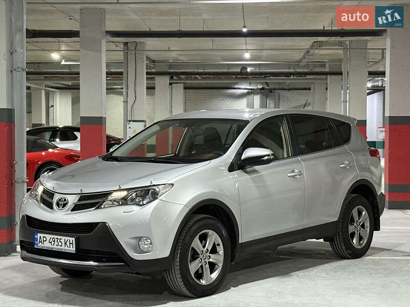 Toyota RAV4 2015