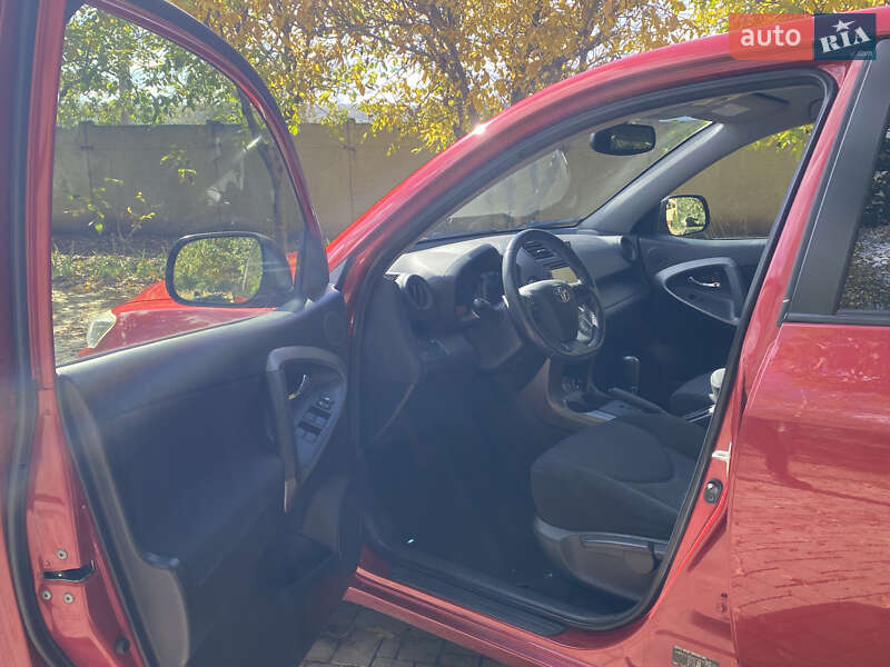 Внедорожник / Кроссовер Toyota RAV4 2012 в Киеве