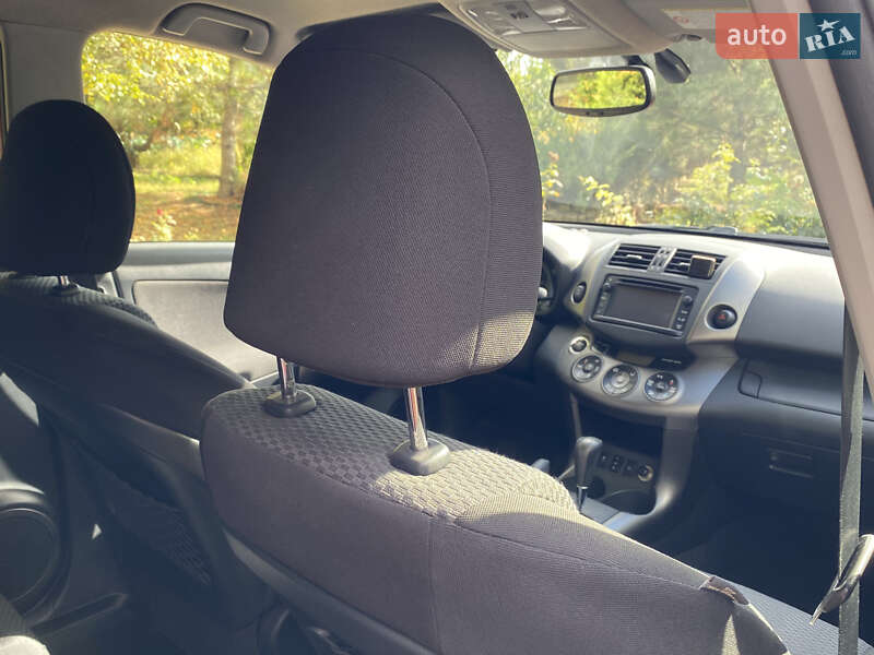 Внедорожник / Кроссовер Toyota RAV4 2012 в Киеве