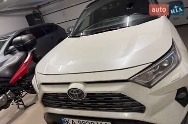 Внедорожник / Кроссовер Toyota RAV4 2018 в Киеве