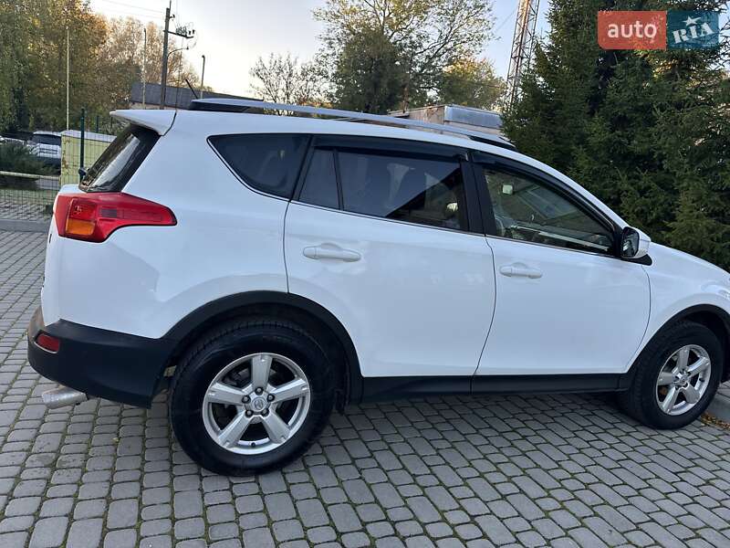 Внедорожник / Кроссовер Toyota RAV4 2015 в Львове фото 5 Внедорожник / Кроссовер Toyota RAV4 2015 в Львове