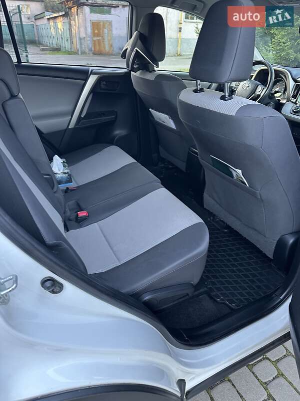 Внедорожник / Кроссовер Toyota RAV4 2015 в Львове фото 7 Внедорожник / Кроссовер Toyota RAV4 2015 в Львове