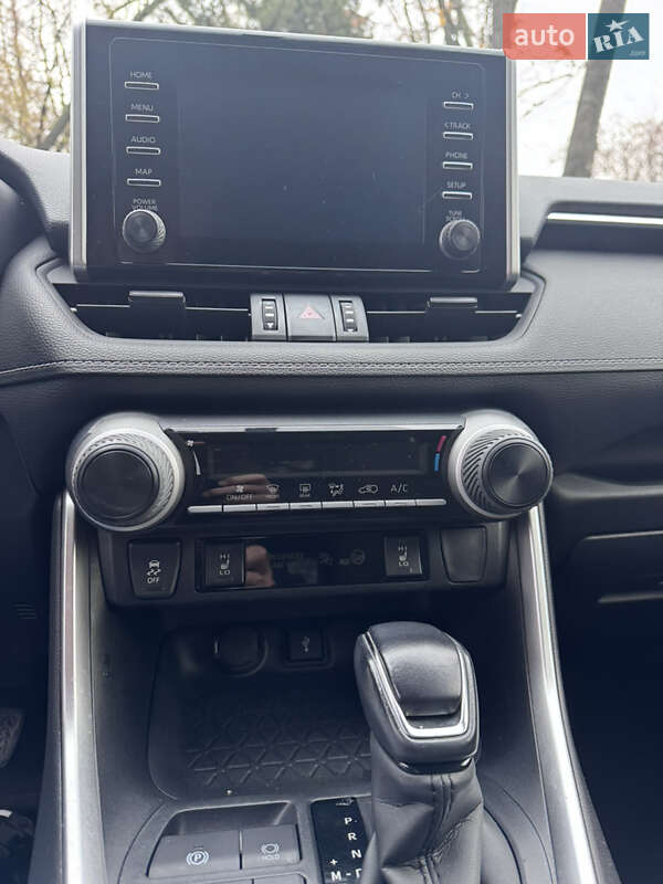 Позашляховик / Кросовер Toyota RAV4 2021 в Харкові