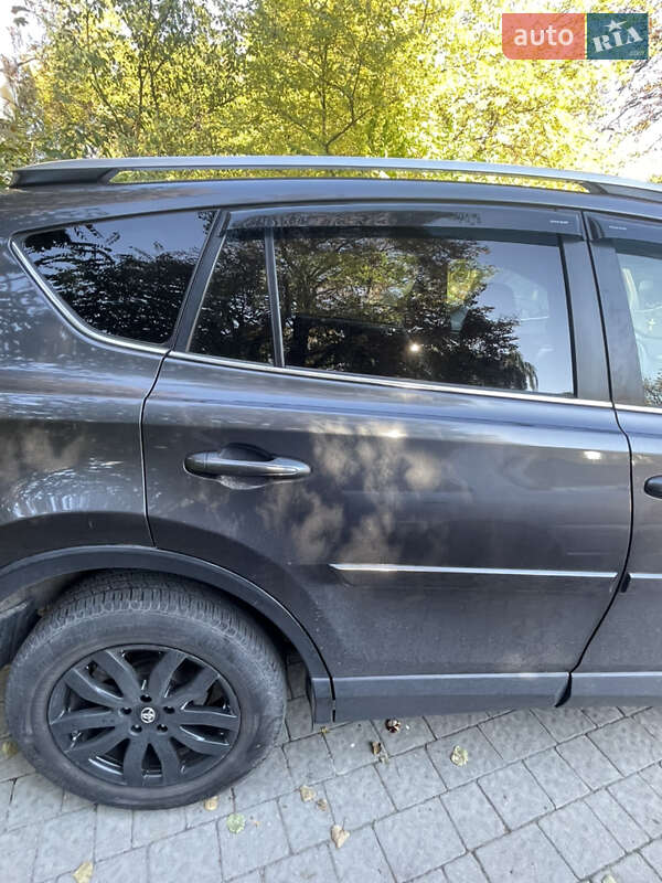 Позашляховик / Кросовер Toyota RAV4 2016 в Львові фото 12 Позашляховик / Кросовер Toyota RAV4 2016 в Львові