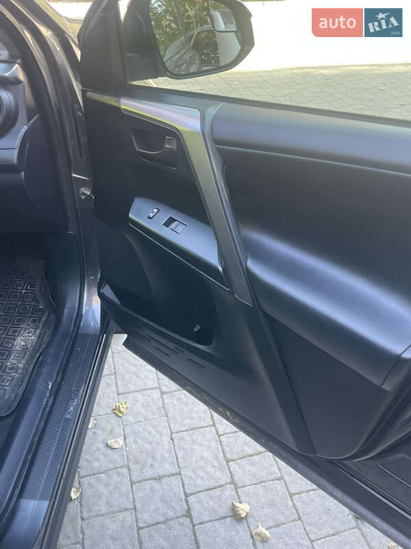 Позашляховик / Кросовер Toyota RAV4 2016 в Львові фото 20 Позашляховик / Кросовер Toyota RAV4 2016 в Львові