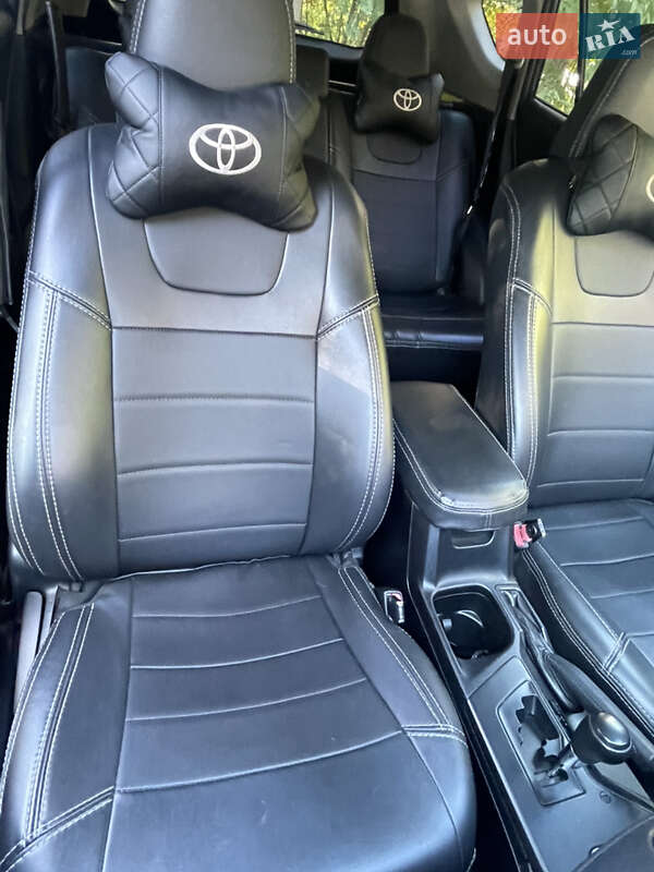 Позашляховик / Кросовер Toyota RAV4 2016 в Львові фото 24 Позашляховик / Кросовер Toyota RAV4 2016 в Львові