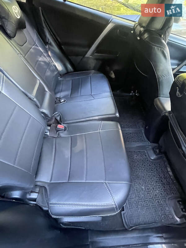 Позашляховик / Кросовер Toyota RAV4 2016 в Львові фото 27 Позашляховик / Кросовер Toyota RAV4 2016 в Львові