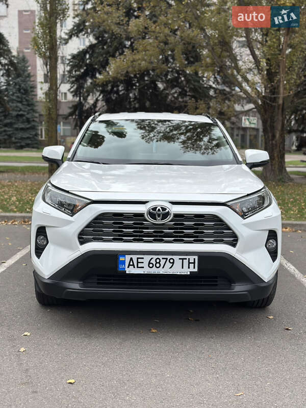 Внедорожник / Кроссовер Toyota RAV4 2021 в Кривом Роге