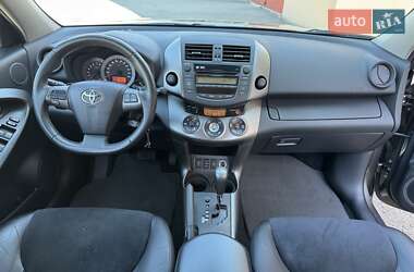 Внедорожник / Кроссовер Toyota RAV4 2011 в 