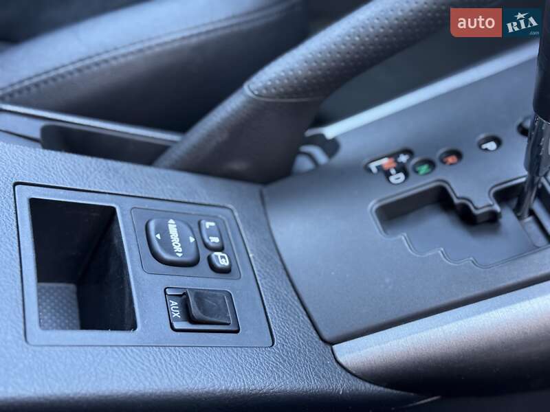 Позашляховик / Кросовер Toyota RAV4 2011 в Дніпрі