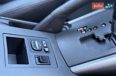 Внедорожник / Кроссовер Toyota RAV4 2011 в 