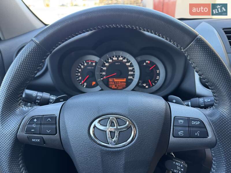 Позашляховик / Кросовер Toyota RAV4 2011 в Дніпрі