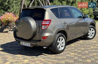Внедорожник / Кроссовер Toyota RAV4 2011 в 
